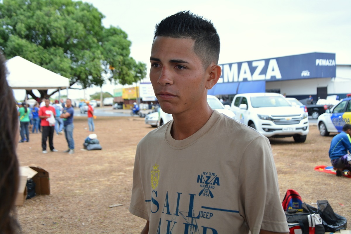 Foto Charles Wellington Joruins Martínez, de 22 anos, veio caminhando de Puerto Ordaz, na Venezuela, até o município de Pacaraima, em Roraima. Foto Charles Wellington