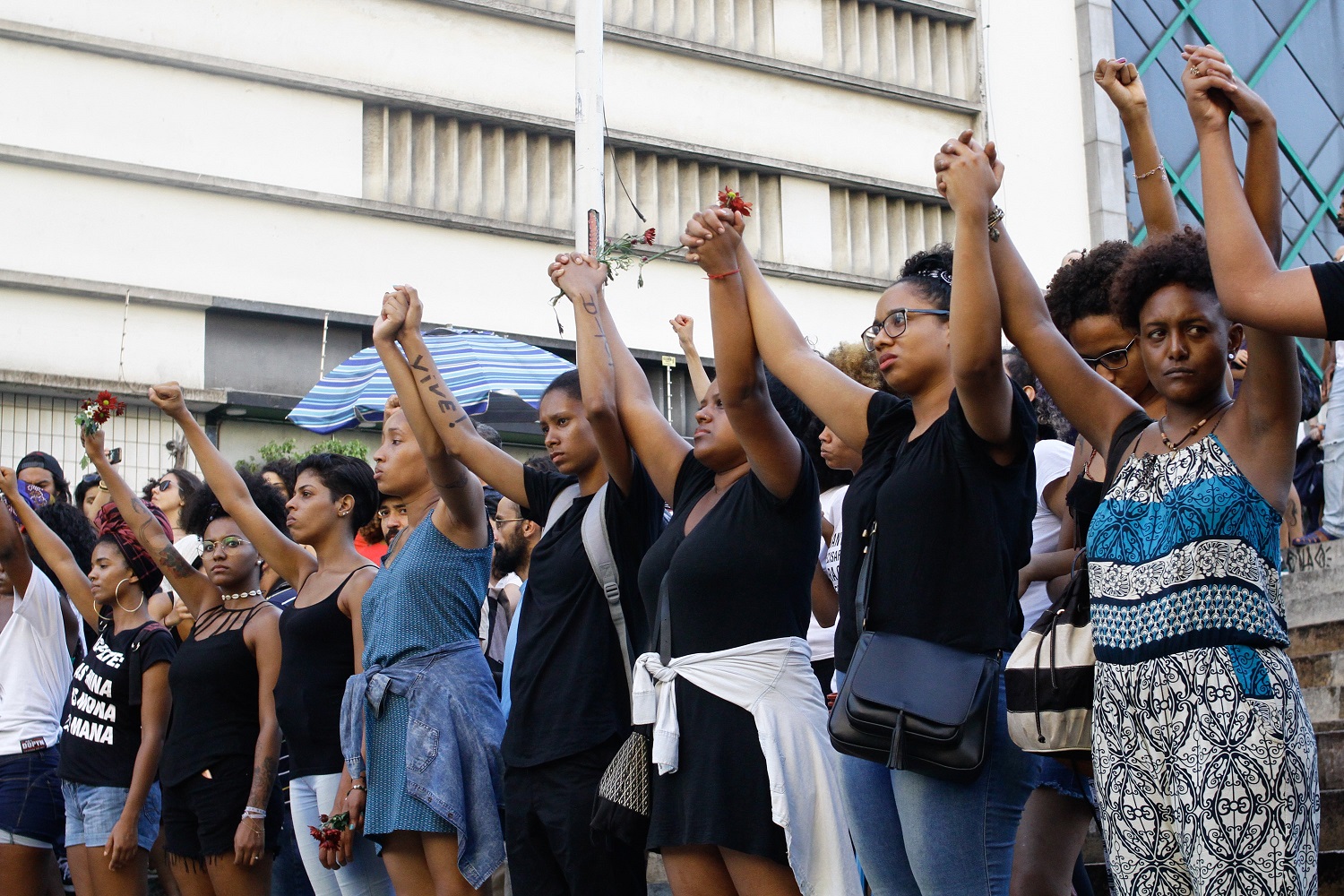 Foto Fabio Vieira/FotoRua/NurPhoto Manifestantes, no Centro do Rio, protestam contra o assassinato de Marielle e Anderson. Foto Fabio Vieira/FotoRua/NurPhoto