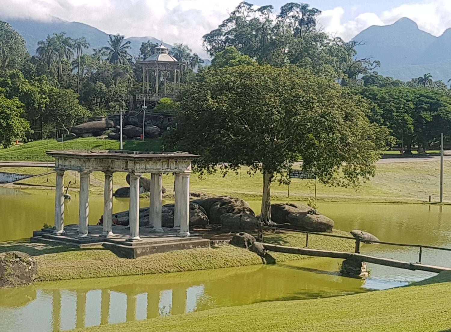 A beleza da Quinta da Boa Vista, solitária durante a semana (Foto Oscar Valporto)