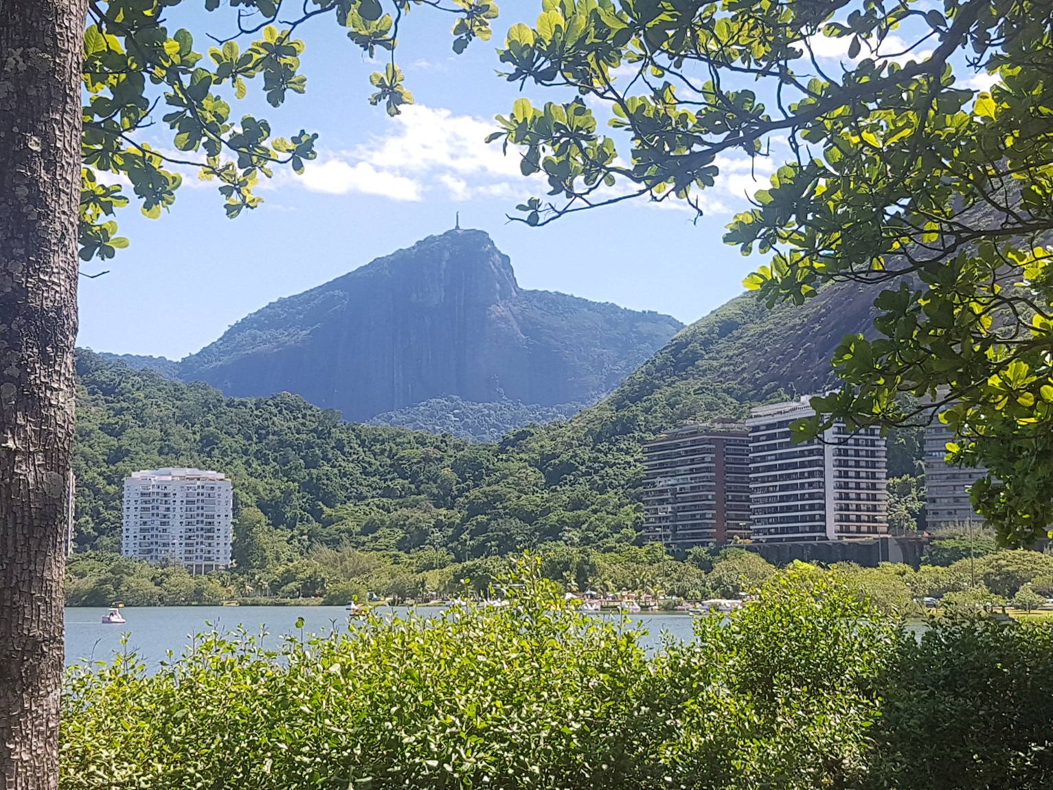 A orla da Lagoa recomeçou a ser ocupada por gente quase 250 anos depois dos tupinambás. Foto Oscar Valporto