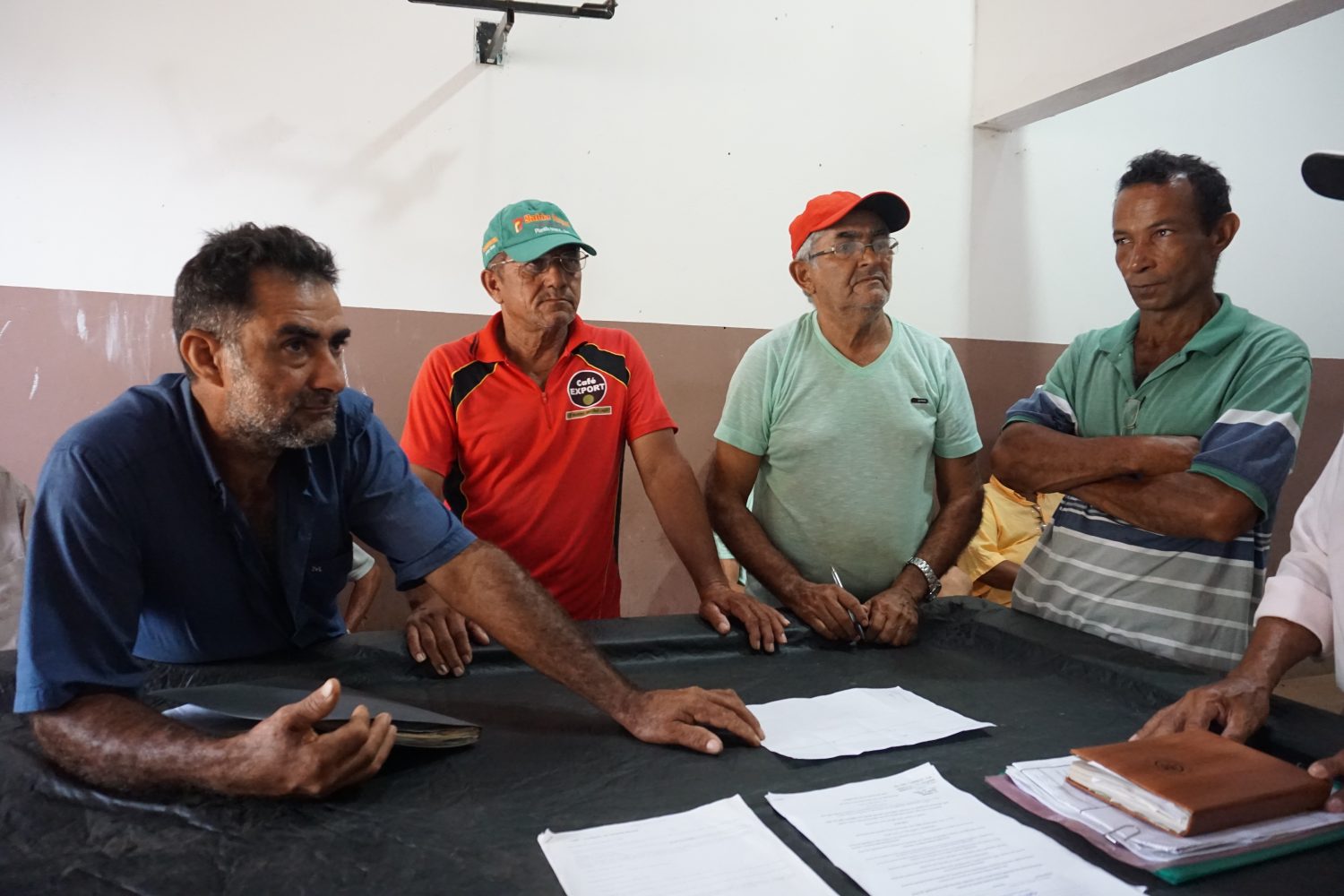 Segue a luta: o grupo de agricultores que não desistiu das terras (Foto Alicia Prager)