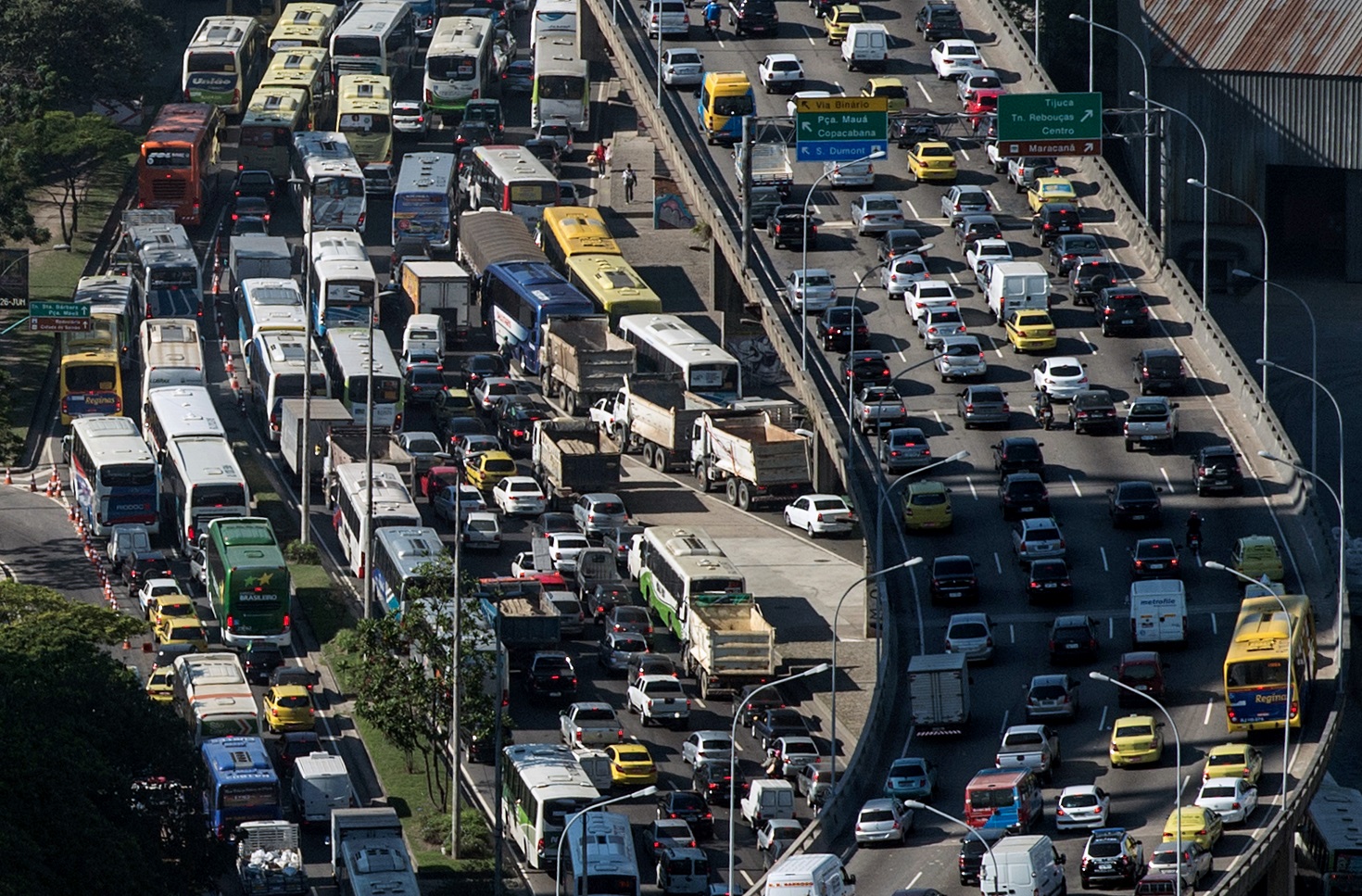 Foto Yasuyoshi Chiba/AFP O transporte individual responde por 77% do total de emissões de gases de efeito estufa do setor de transporte de passageiros. Foto Yasuyoshi Chiba/AFP