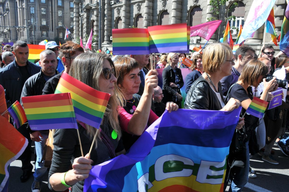 Como é ser mulher e LGBT+ na Sérvia?