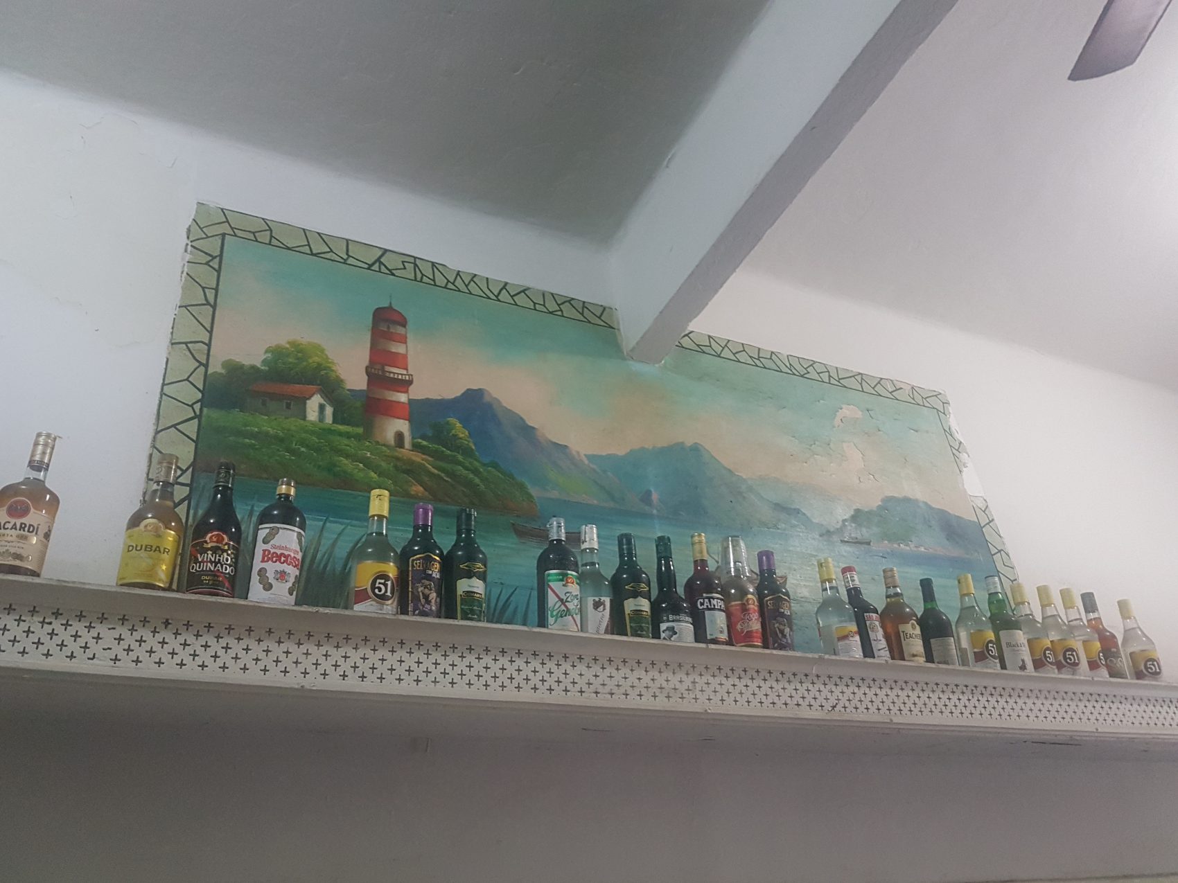 Painel de Nilton Bravo em risco na Gamboa (Foto Oscar Valporto)