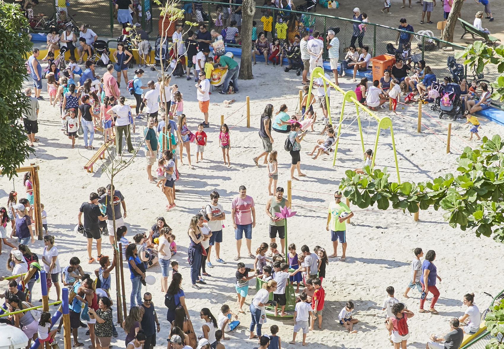 Uma das praças reformadas: lugar de colaboração e brincadeira (Foto Divulgação/Gloob)