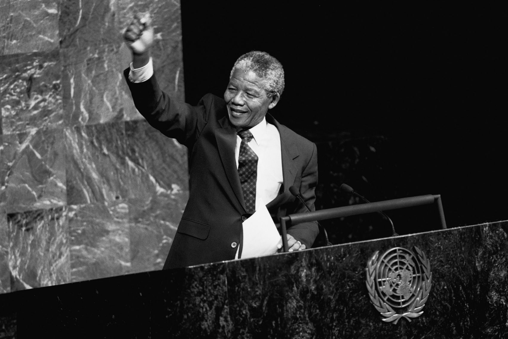 Ann Ronan Picture Library Mandela discursando na ONU: o líder ganhou uma data comemorativa, que marca o dia de seu nascimento - o Mandela Day (Foto Ann Ronan Picture Library / Photo12/AFP)