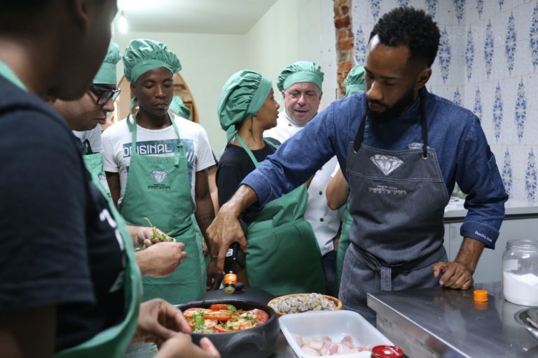 O chef do restaurante Fazenda Culinária, do Museu do Amanhã, João Diamante, de 25 anos, é visto como um jovem de carreira meteórica. Foto Divulgação