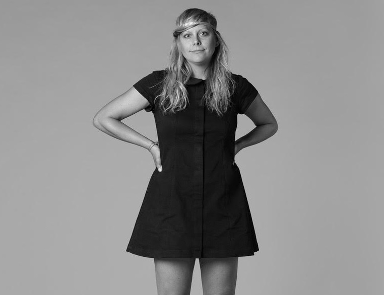 Jessica Böhme com o vestido que pretende passar a vida toda (Foto: Divulgação / André Groth)