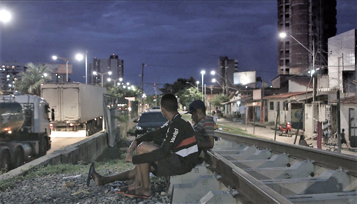 Foto Reprodução Ivan (de boné) e um amigo: na periferia de Fortaleza. Foto: Reprodução