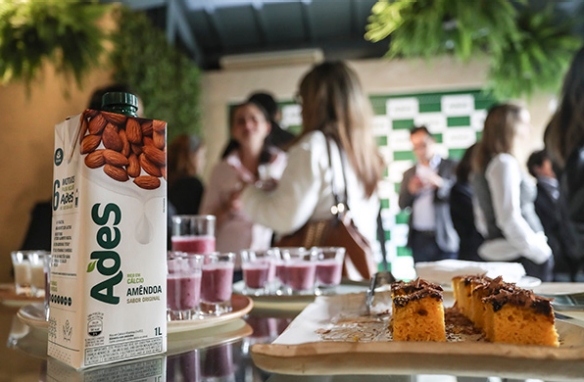 Chegam aos mercados os novos produtos AdeS amêndoas, AdeS amêndoas com baunilha e AdeS coco