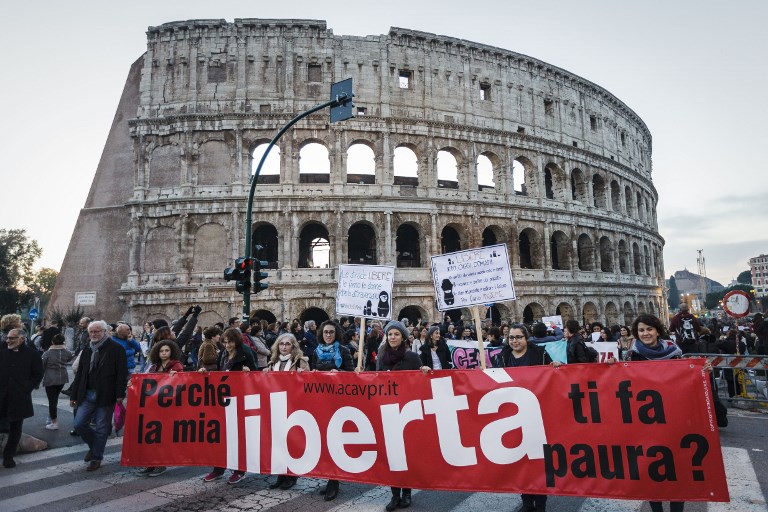 Milhares de mulheres participam de protesto em Roma no Dia Mundial contra a Violência Doméstica (Foto: Giuseppe Ciccia/NurPhoto/26/11/2016)