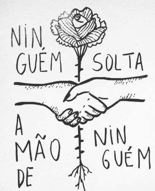 "Ninguém solta a mão", a imagem da artista Thereza Nardelli viralizou nas redes sociais ao final da eleição. Foto Reprodução
