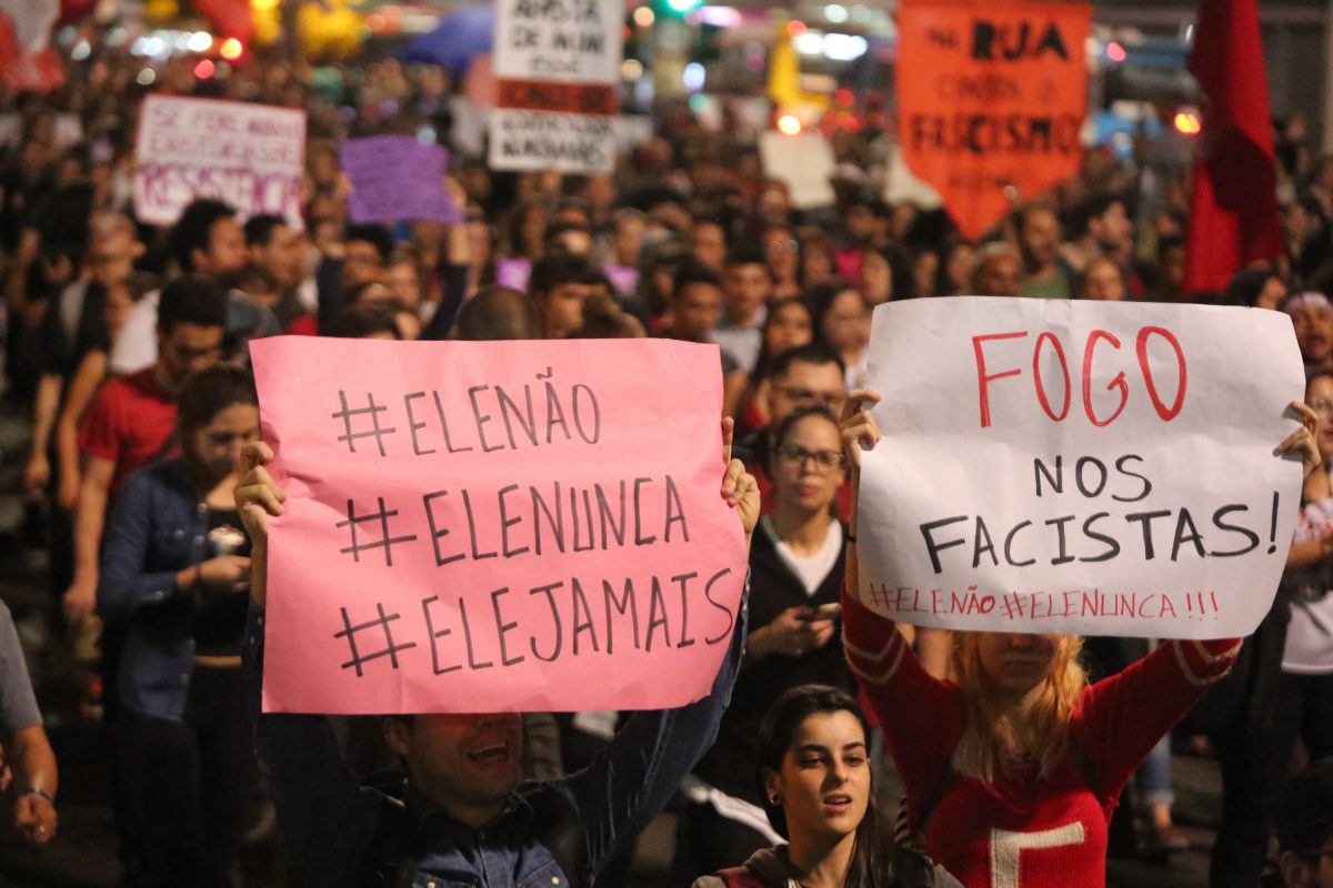 Manifestantes protestam na Avenida Paulista, em São Paulo (Foto: Fabio Vieira/FotoRua/NurPhoto)