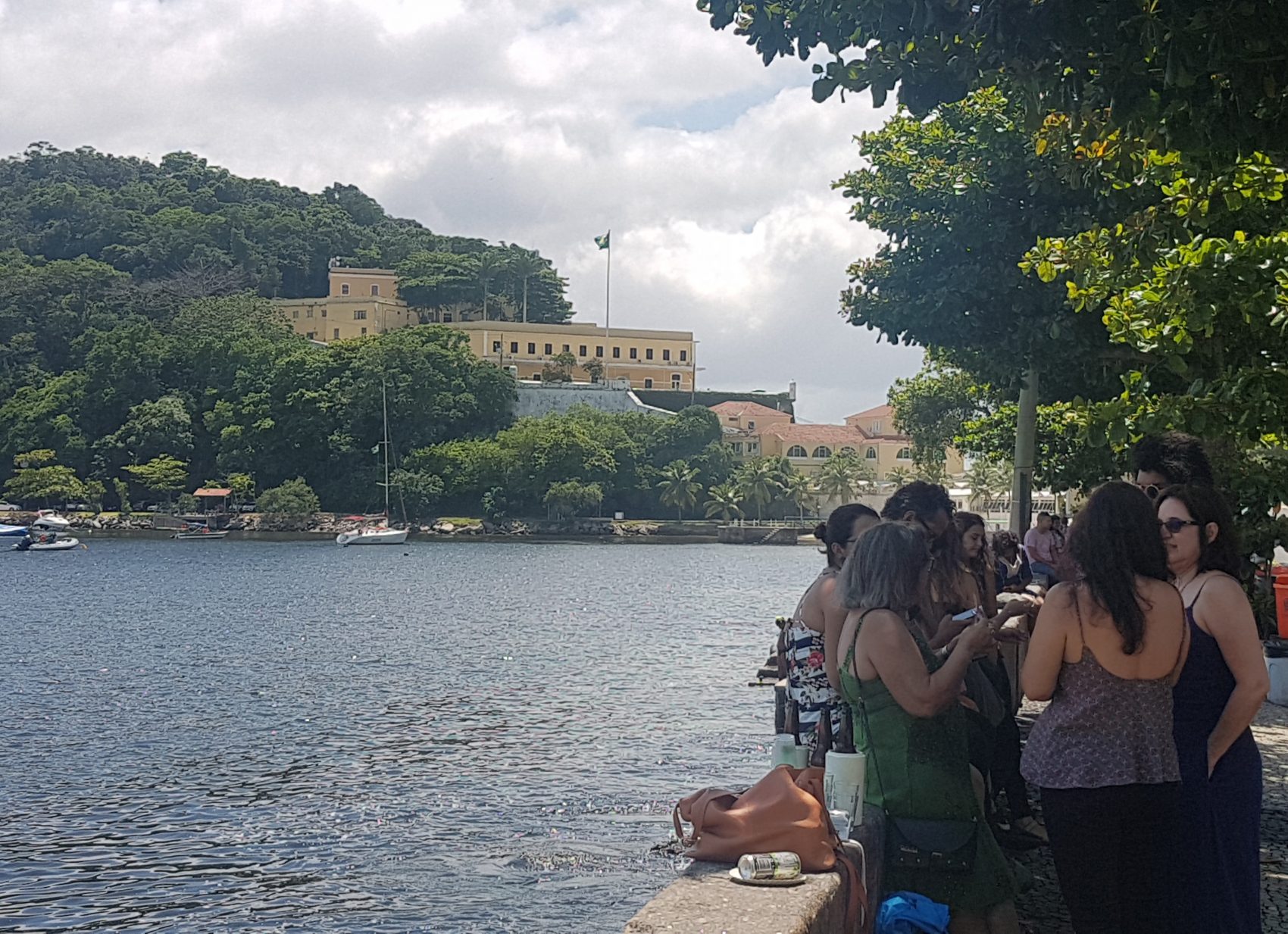 A fortaleza, o Cara de Cão e os muitos chopes na mureta (Foto Oscar Valporto)