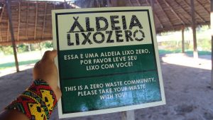 Foto de Divulgação Cartaz do projeto Aldeia Lixo Zero. Foto de Divulgacao