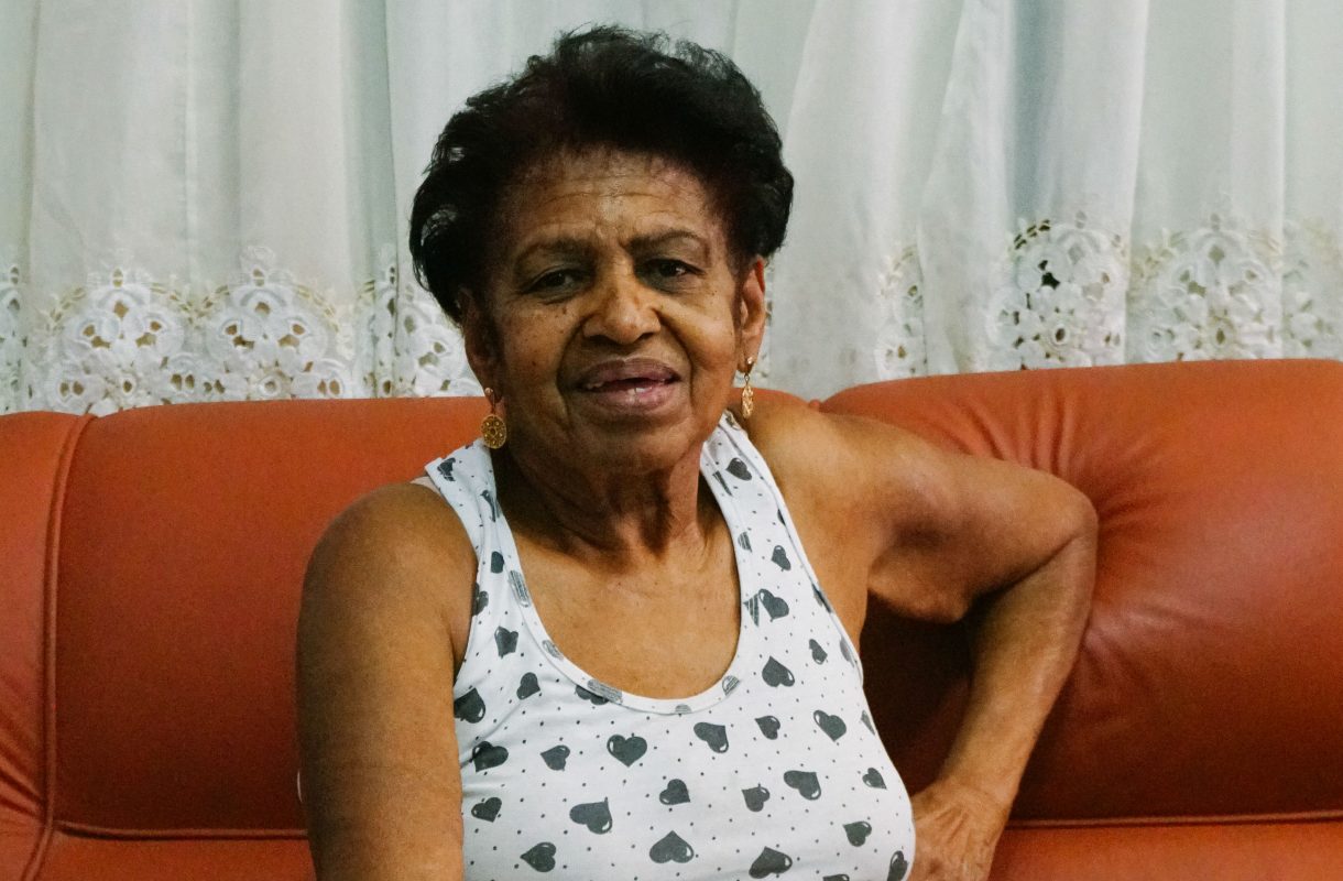 Petronilha Santos, 76 anos, merendeira aposentada (Foto: Juliana Nascimento)