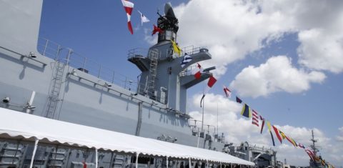 Fabricado na década de 90, o Porta-Helicópteros Atlântico foi comprado da Marinha inglesa por 84,6 milhões de libras (equivalentes a R$ 417 milhões), incluído a manutenção e o treinamento da tripulação. Foto Tânia Rêgo/Agência Brasil
