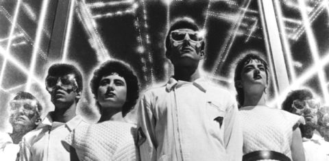 O álbum revela as pioneiras experimentações eletrônicas e a postura libertária de grupos como o Aviador Dro. Foto Divulgação