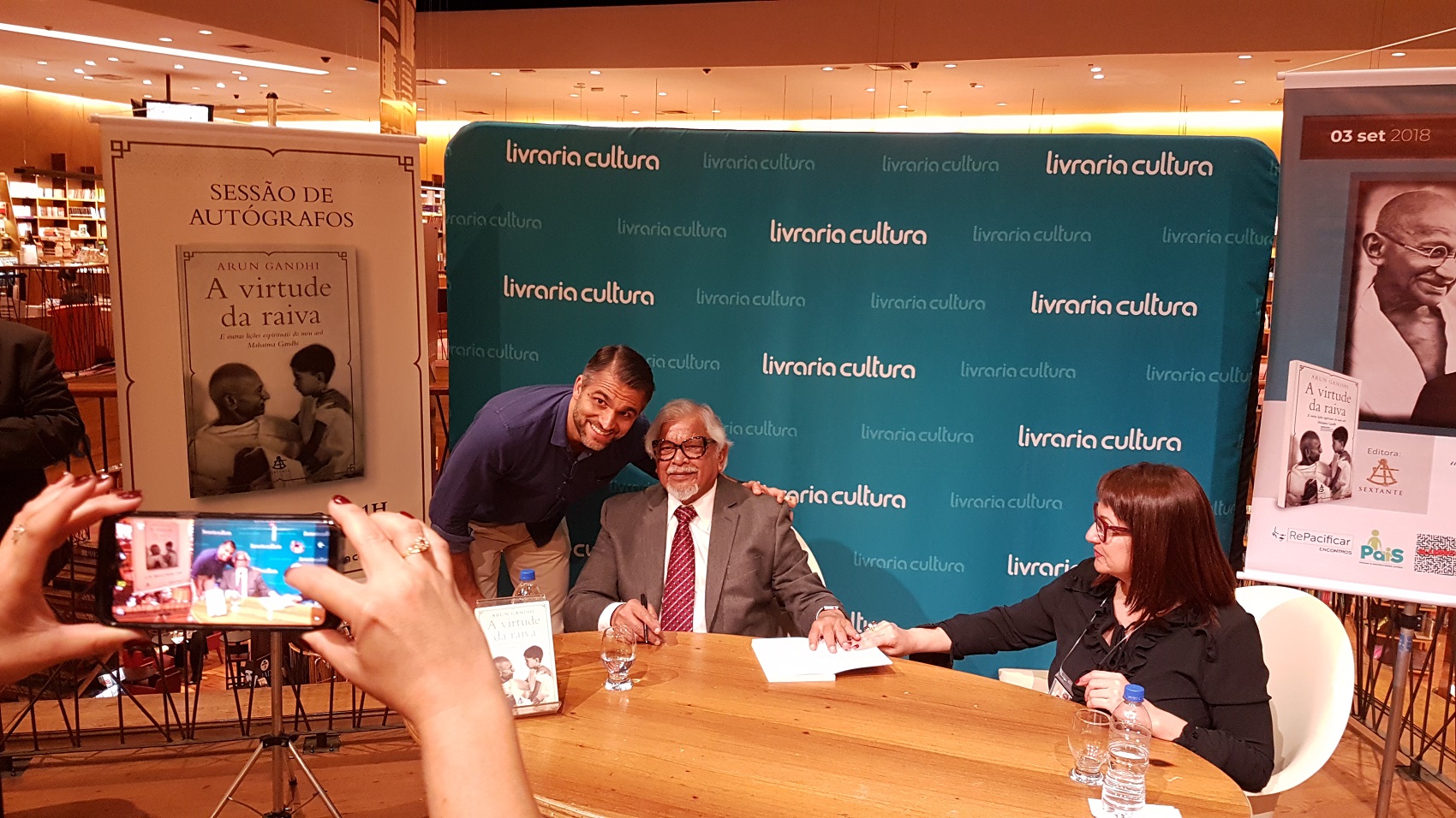 Arun Gandhi em São Paulo, no lançamento do livro “A Virtude da Raiva” / Foto: Florência Costa