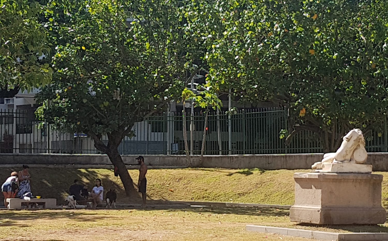 Moradores de situação de rua no Jardim de Alah (Foto Oscar Valporto)