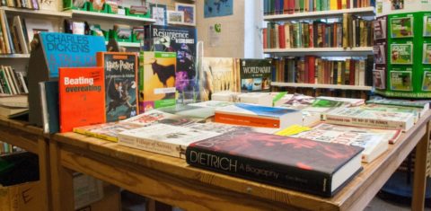 Loja de livros da ONG Oxfam, em Londres. O mercado de usados no Reino Unido movimenta cerca de R$ 10 bilhões. Foto Divulgação