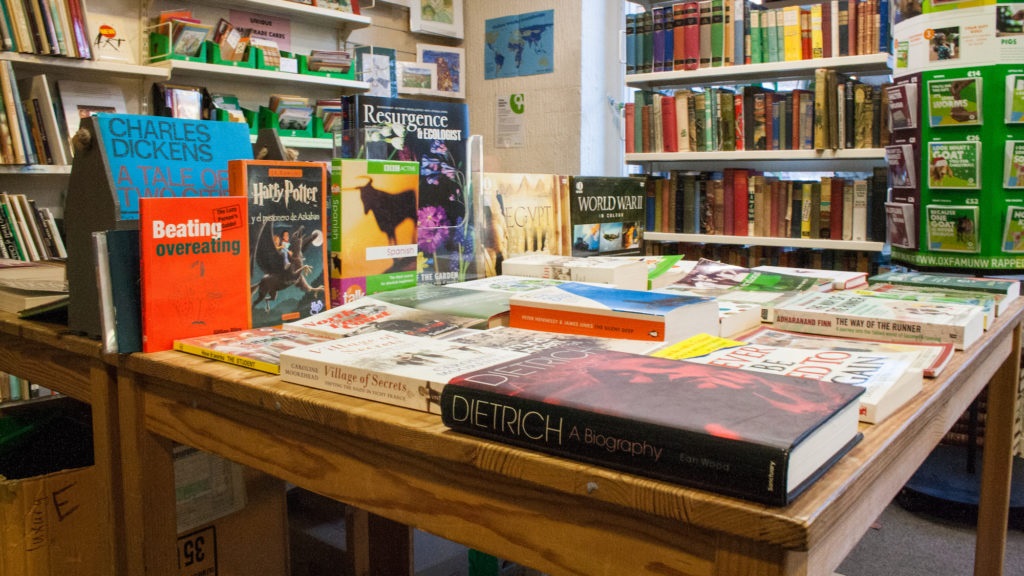 Loja de livros da ONG Oxfam, em Londres. O mercado de usados no Reino Unido movimenta cerca de R$ 10 bilhões. Foto Divulgação