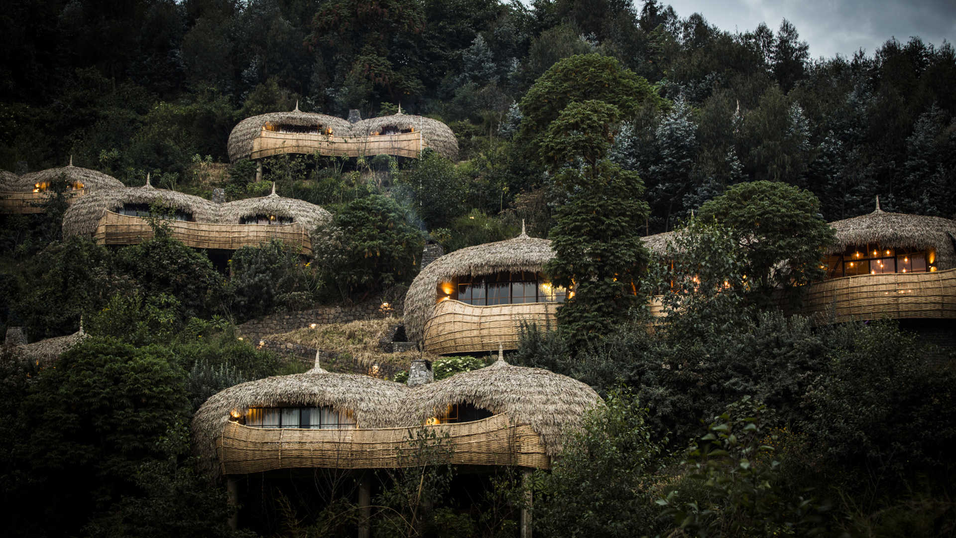 O Bisate Lodge: ecoturismo de luxo que contribui para o reflorestamento e usa energia solar (Foto divulgação)