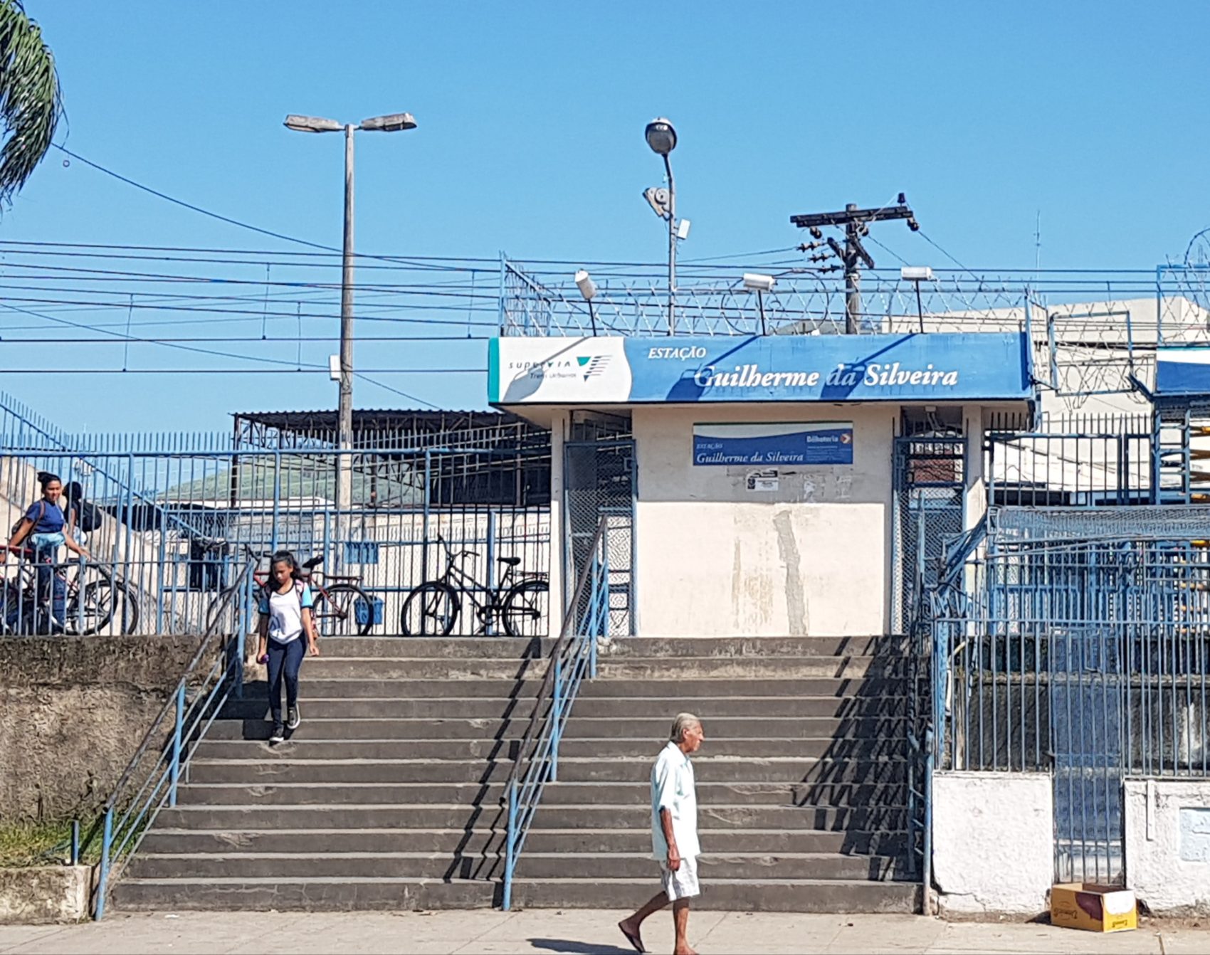 (Foto: Oscar Valporto) Estação Guilherme da Silveira: batizada, como o estádio, com o nome do ex-presidente da Fábrica e do Banco do Brasil (Foto: Oscar Valporto)