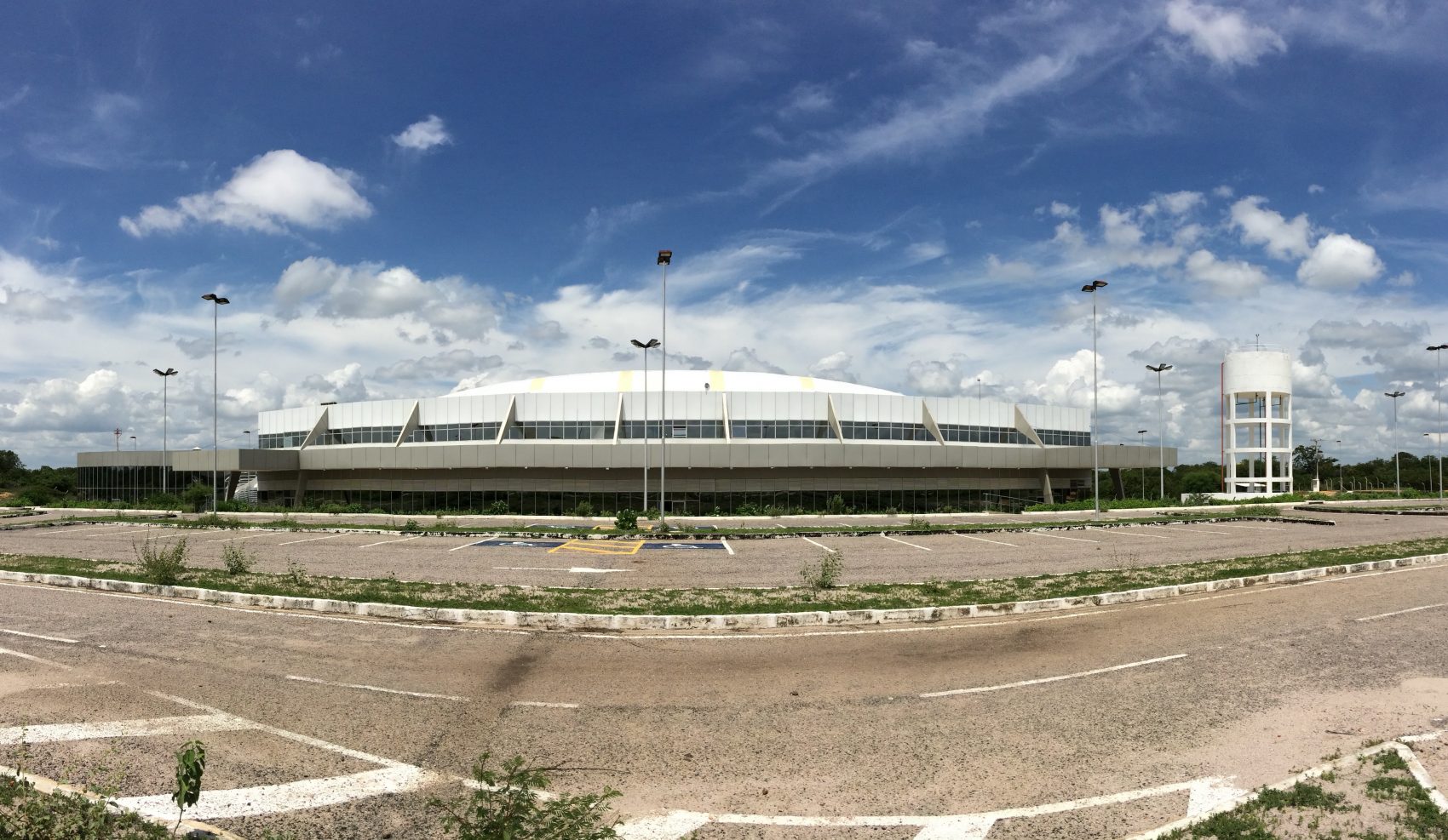 (Foto: Eduardo Carvalho) Aeroporto Serra da Capivara, obra de R$ 22 milhões até hoje sem voos comerciais: problemas de infraestrutura se estendem à rede hoteleira precária (Foto: Eduardo Carvalho)