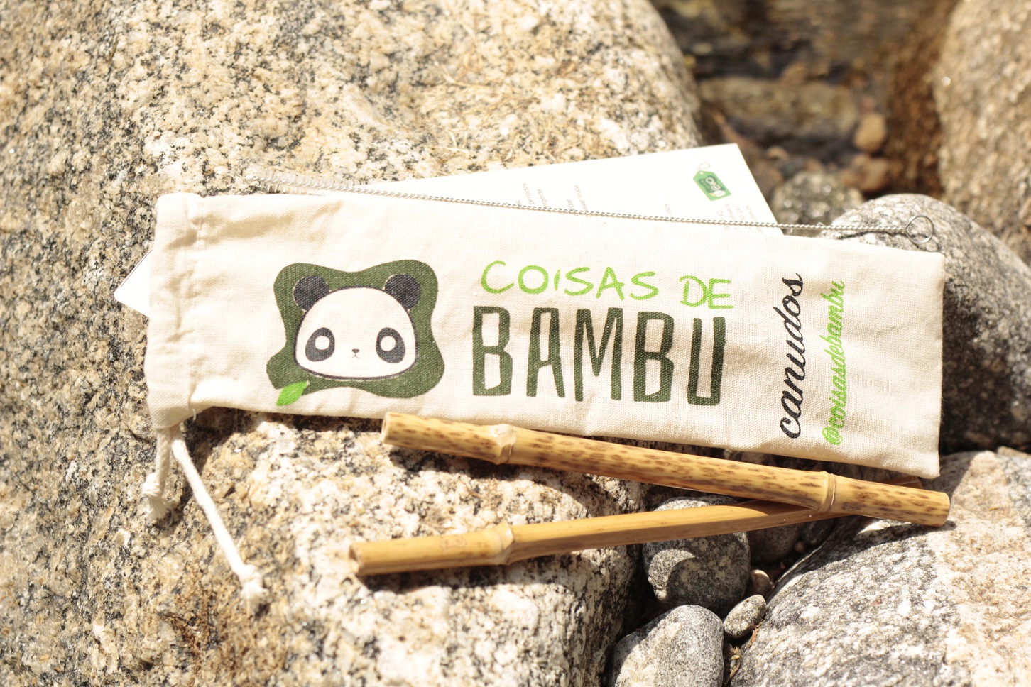 Os canudos de bambu são feitos artesanalmente e têm um custo mais elevado. Foto Divulgação