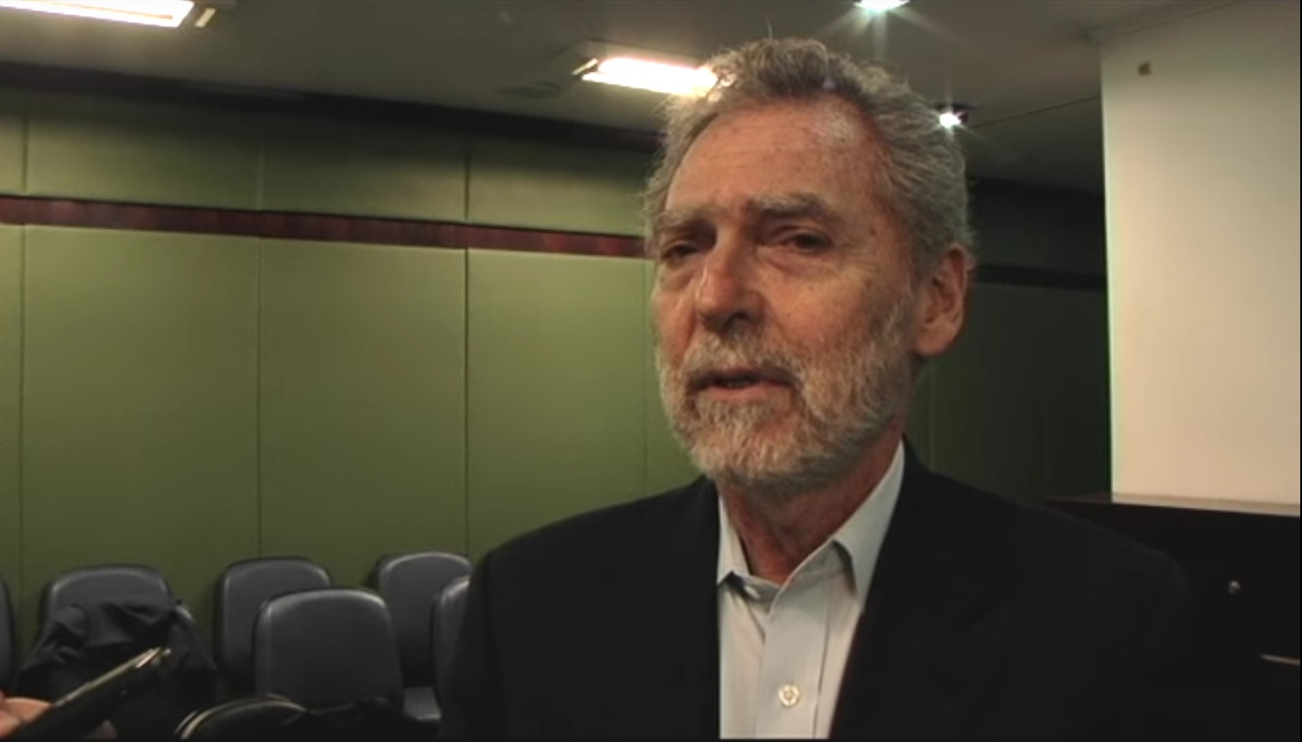 O professor Henri Acselrud critica o descaso com as Ciências Sociais: 'Só o desconhecimento pode explicar o que estamos ouvindo com certa frequência no atual governo, que as Ciências Sociais não têm utilidade' (Foto: Reprodução)