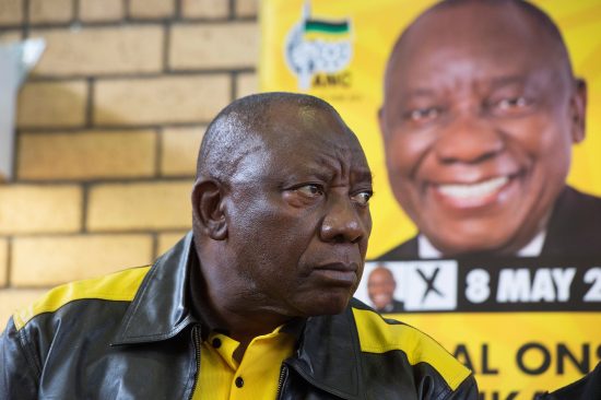 O presidente reeleito da África do Sul, Cyril Ramaphosa, também presidente do Congresso Nacional Africano, no poder há 25 anos: paciência para vencer a corrupção (Foto Rodger Bosch/AFP)