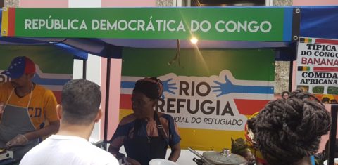 Barraca de comidas típicas da República Democrática do Congo, comunidade africana que mais cresce atualmente no Rio (Foto: Oscar Valporto)