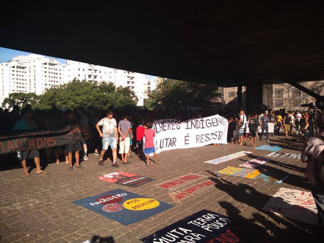 Foto de Rafael Parente Sá Martins/ Cimi Sul Protesto indígena no Masp. Foto de RAFAEL PARENTE SÁ MARTINS CIMI SUL
