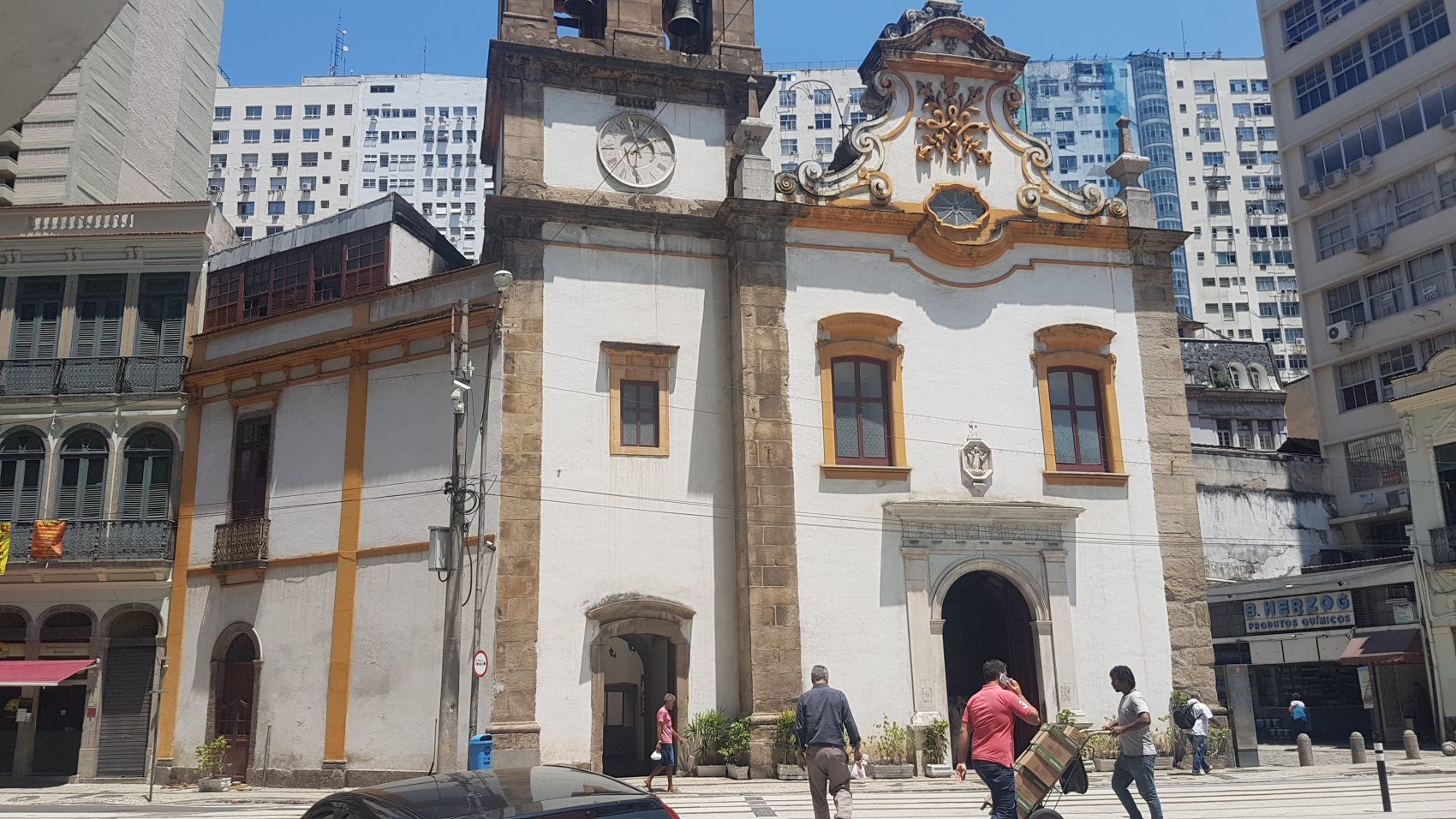 Igreja de Santa Rita, de meados do século XVIII: estilo barroco da edificação mais antiga da avenida (Foto: Oscar Valporto)