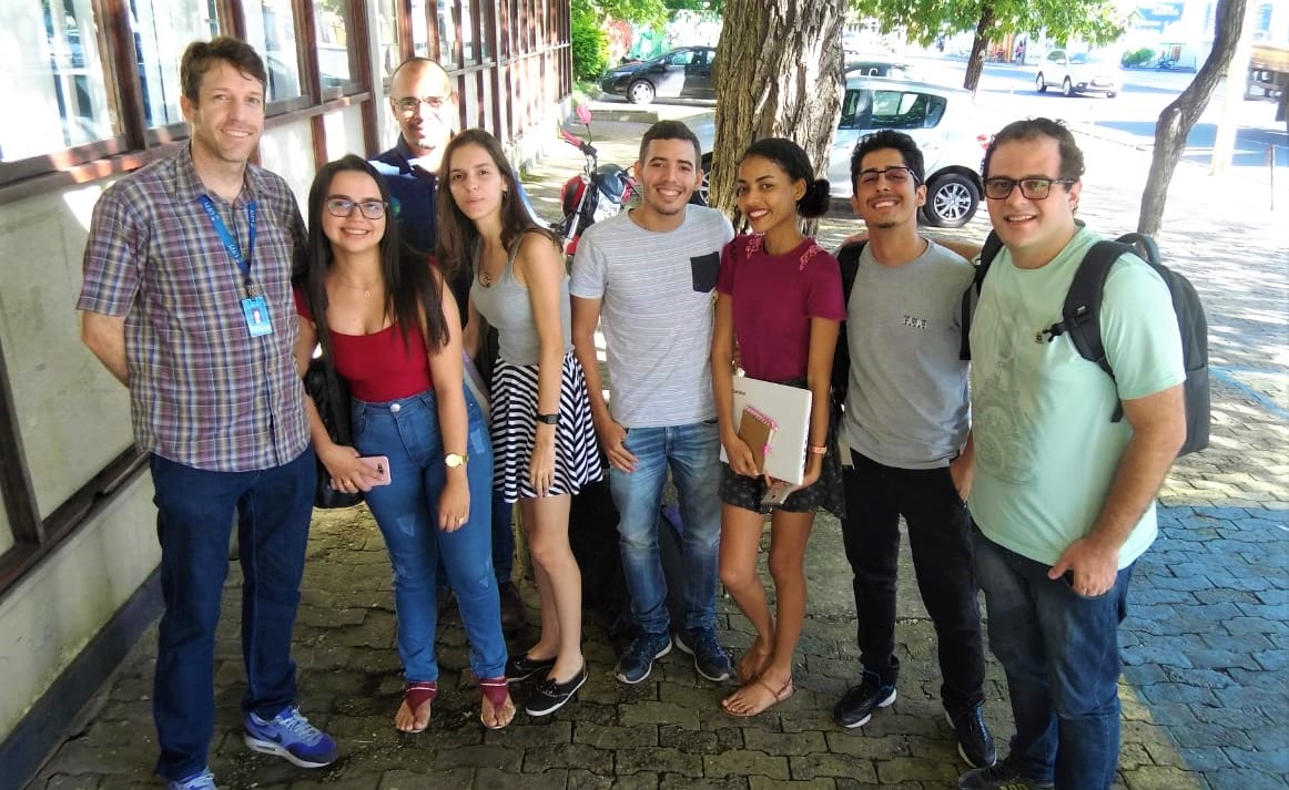 Alunos de licenciatura em Ciências Biológicas e Ciência da Computação da UFPI: união para criar aplicativo em defesa dos animais (Foto: Wedson Medeiros)
