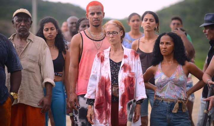 Sônia Braga, como a médica Domingas: estresse e álcool. Foto de divulgação