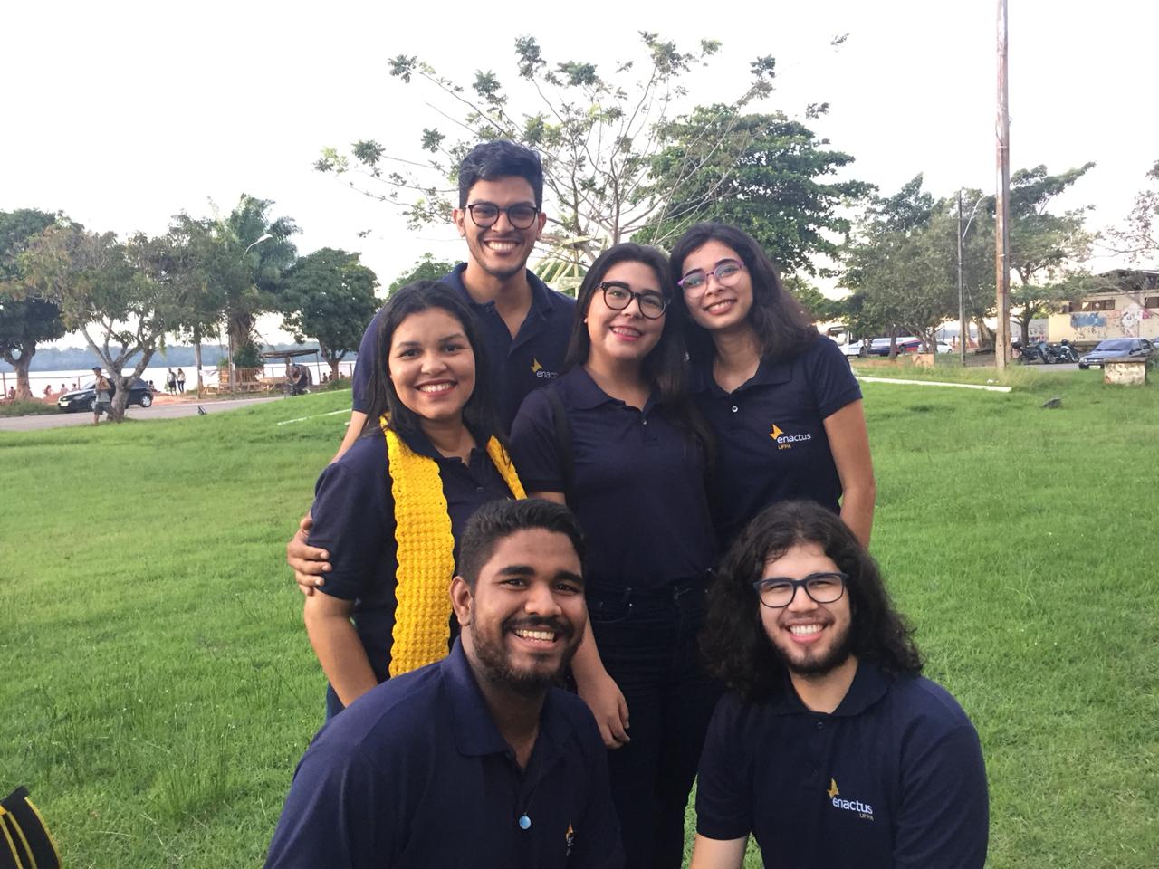 Parte da equipe que integra a Minerva - Construindo Juntas: alunos de engenharia da computação, civil, elétrica, ciências da computação, administração, arquitetura e urbanismo e publicidade e propaganda (Foto: Minerva/Divulgação)