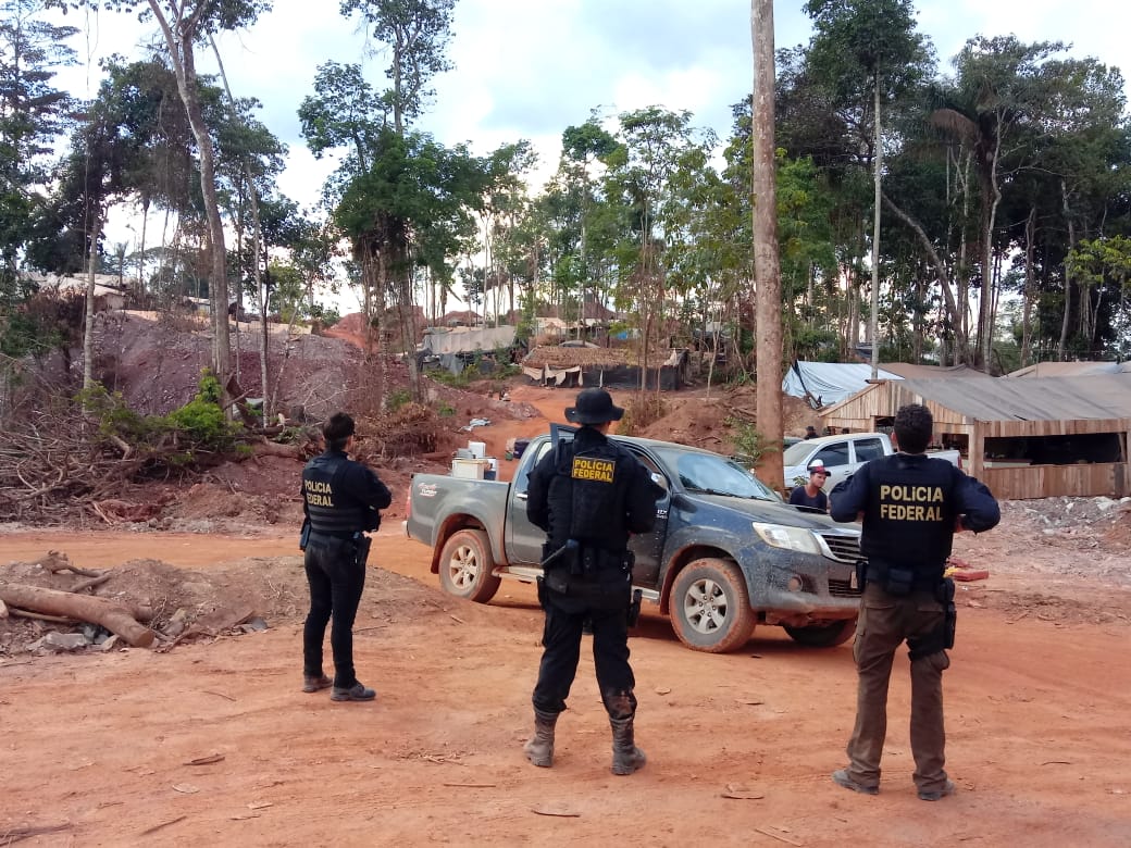 Na madrugada de segunda-feira cerca de 160 policiais da Polícia Federal, com apoio da PM e do Ibama, cumpriram a ordem judicial de desintrusão da área. Foto Polícia Federal