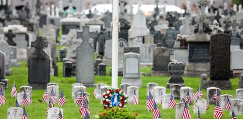 Cemitério na cidade de Nova Jersey, nos Estados Unidos:, em 2017: (Foto: William Volcov/Brazil Photo Press)