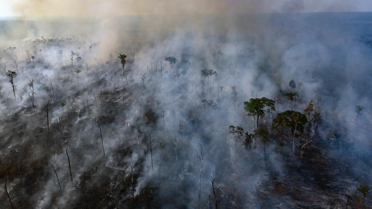 Foto Marizilda Cruppe/Anistia Internacional Imagem aérea de uma queimada no Mato Grosso, dentro de um território indígena. Foto Marizilda Cruppe/Anistia Internacional