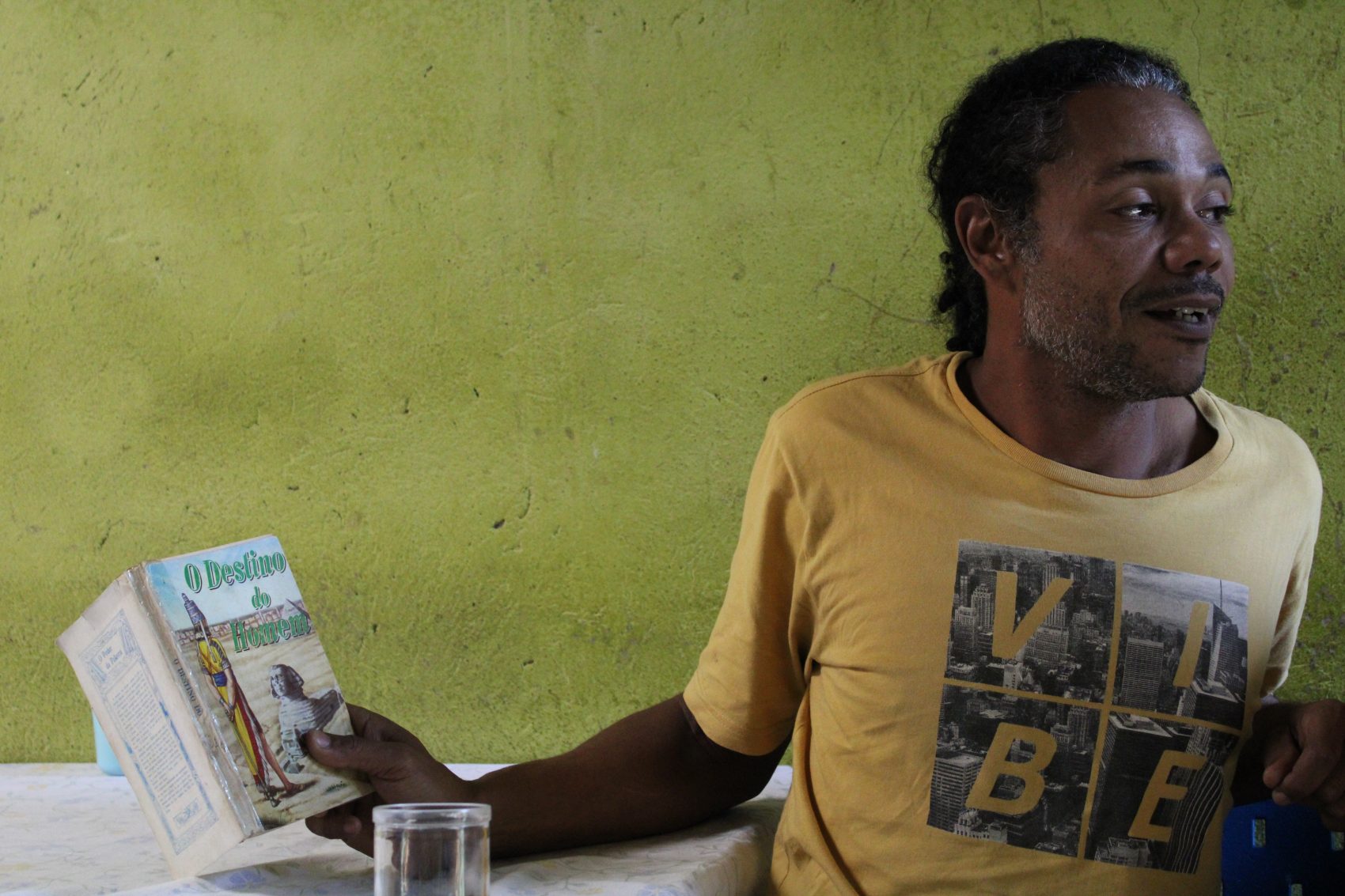 André Luiz, interno do Exército, diz que o preconceito contra o soropositivo é maior do que contra o viciado: "A pior coisa é você saber que uma outra pessoa não te quer do lado dela" (Foto: André Giusti)