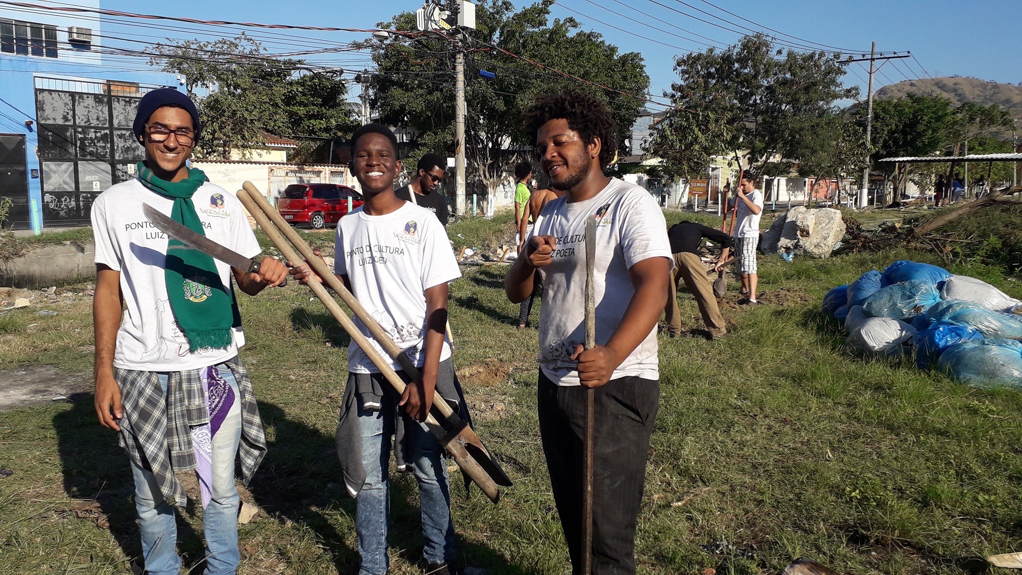 Ocupação artística e ambiental do Projeto Lata Doida em Realengo. Foto de divulgação