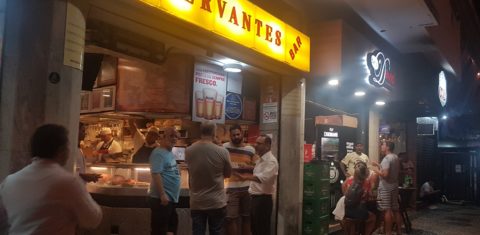 Cervantes, Bar do David e Galeto Sat's: tríplice aliança para as madrugadas na região do Lido (Foto: Oscar Valporto)