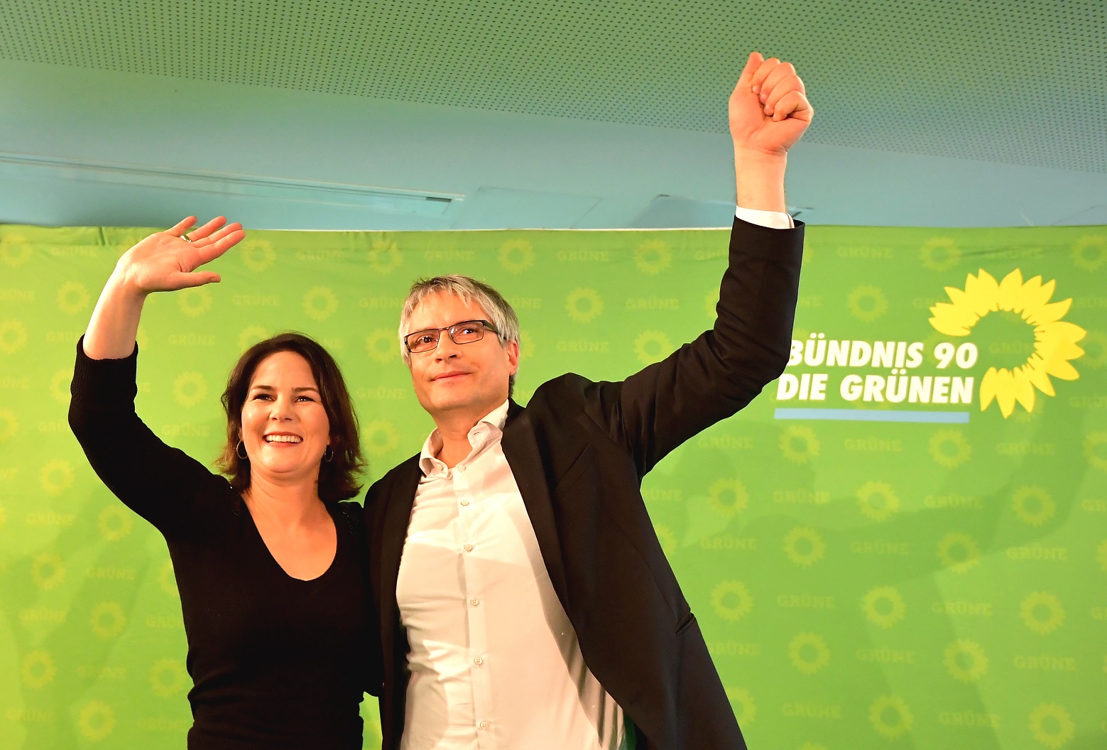 Foto Tobias SCHWARZ / AFP Lideranças do Partido Verde Alemão comemoram o resultado das eleições para o Parlamento Europeu. Foto Tobias SCHWARZ / AFP