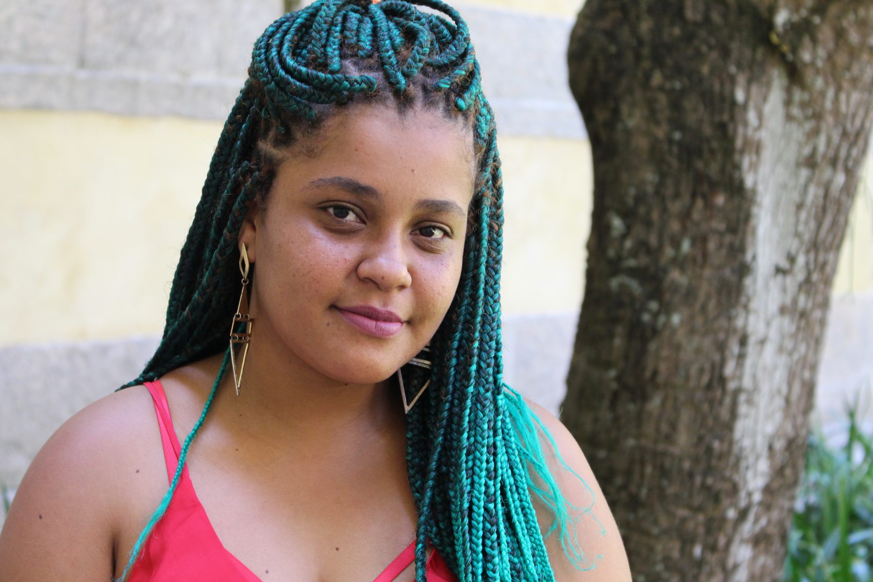 'Beijar na boca era visto como prostituição', diz bissexual sobre igreja