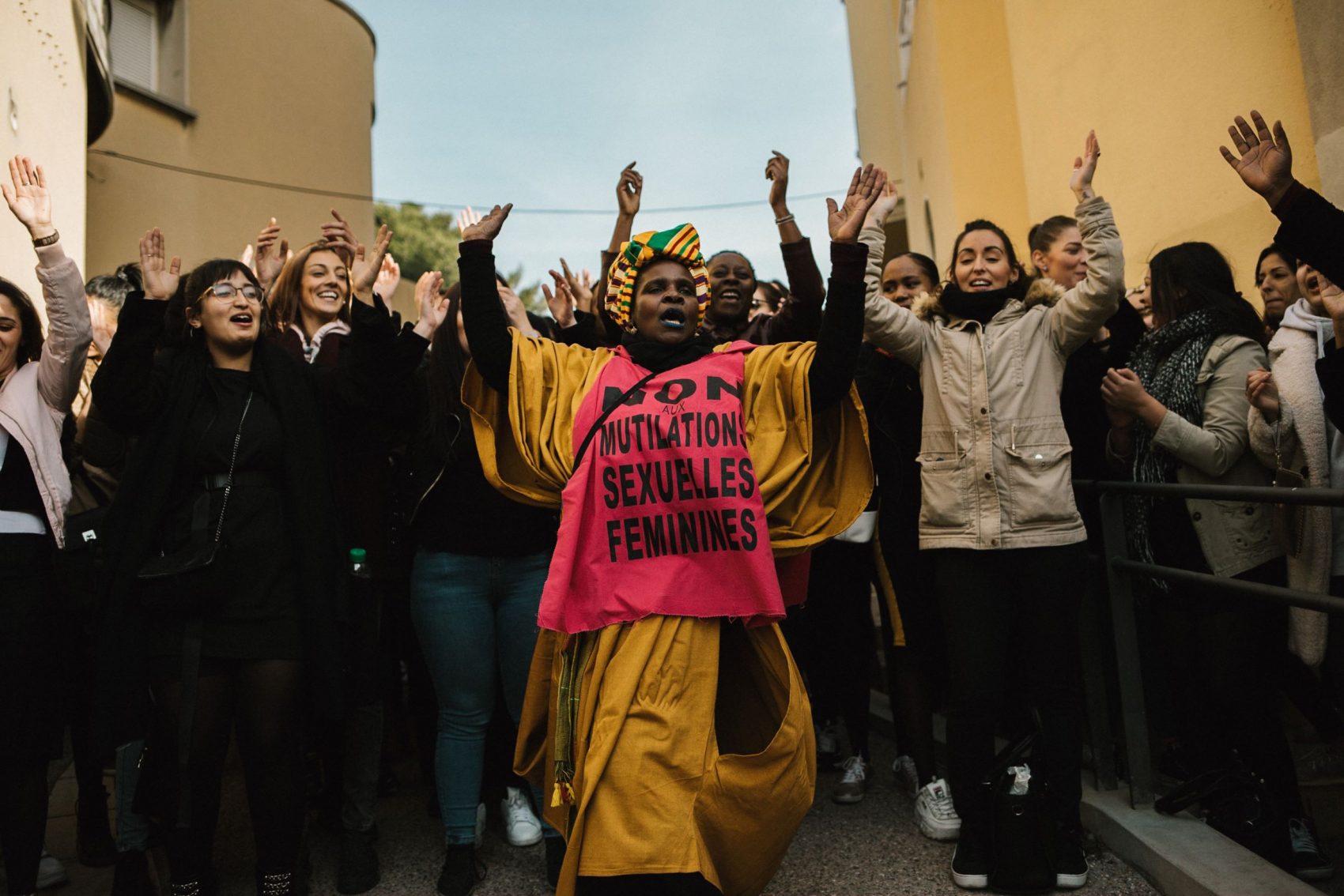 Protesto em Marselha, na França, contra a mutilação genital feminina: 200 milhões de vítimas e redução lenta nos números (Foto: Theo Giacometti/AFP)