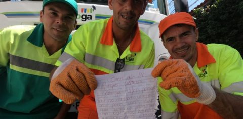 Garis, em São Paulo, recebem mensagens de apoio dos moradores. Reprodução WhatsApp