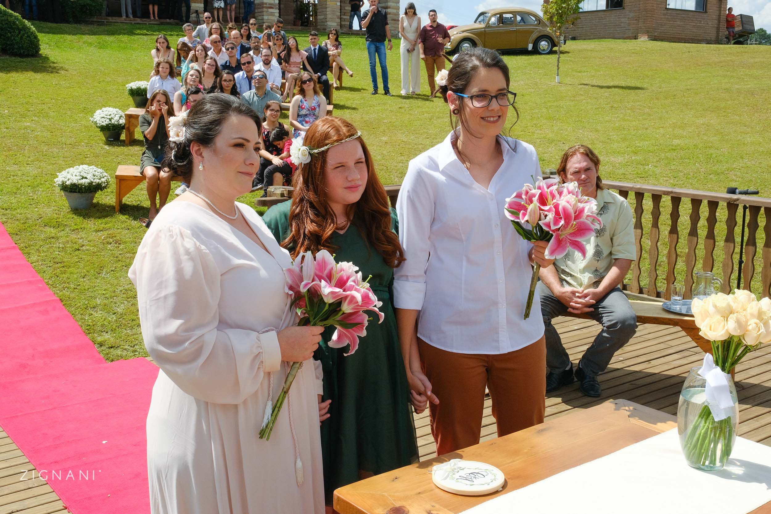 Surdas, lésbicas e mães: Carilissa e Helenne com a filha, Sofia, de 11 anos