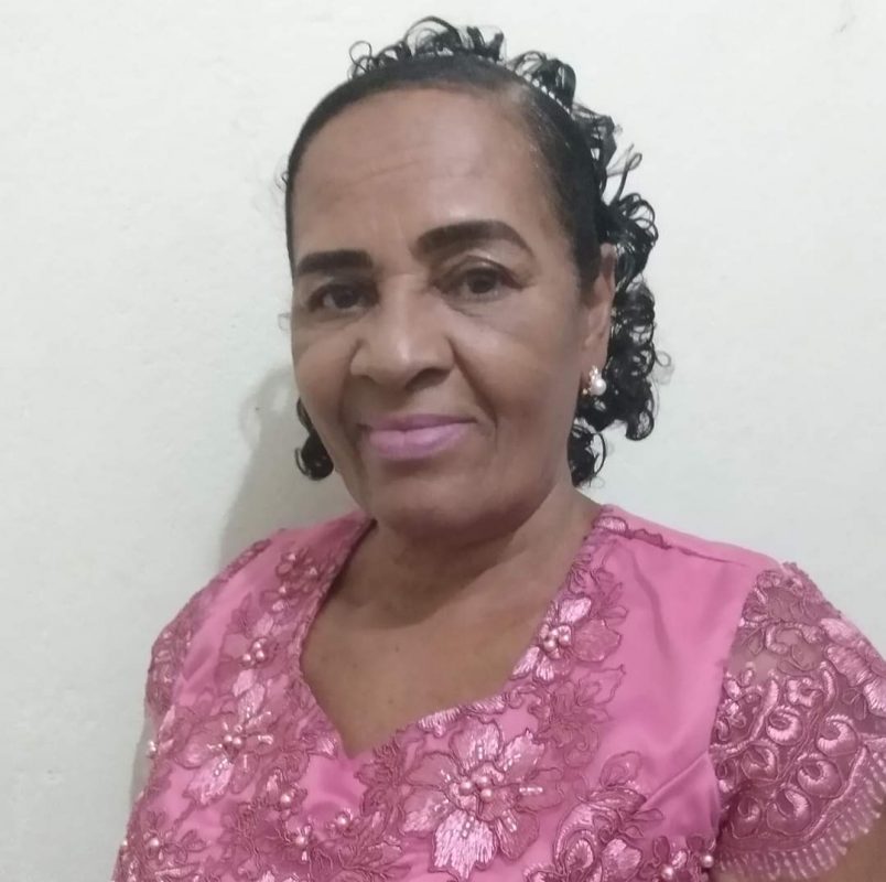 A aposentada Maria Amélia de Jesus perdeu um casal de amigos para a covid-19 em uma semana. Foto Arquivo Pessoal